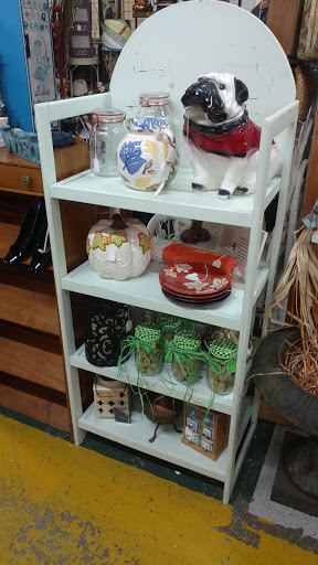 Flea Market «Unique Treasures Of Madison», reviews and photos, 1620 Athens Hwy, Madison, GA 30650, USA