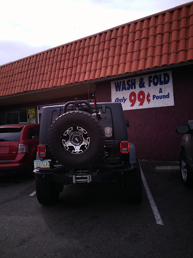 Laundromat «Laundry Basket 24-Hour Laundromat», reviews and photos, 5108 N 19th Ave, Phoenix, AZ 85015, USA
