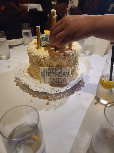 Shopping Mall «The Bluffs Shopping Center», reviews and photos, 1302 - 1380 Bison Ave, Newport Beach, CA 92660, USA