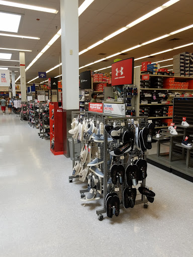 Sporting Goods Store «Academy Sports + Outdoors», reviews and photos, 5802 19th St, Lubbock, TX 79407, USA