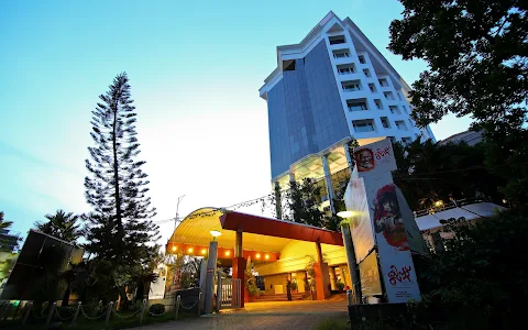 Gokulam Park Hotel Kochi image