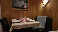 Atmosphère du Restaurant Aux Dix Vins à Chamonix-Mont-Blanc - n°5