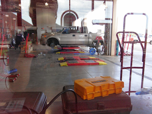 Tire Shop «Discount Tire Store - Moore, OK», reviews and photos, 1421 S I-35 Service Rd, Moore, OK 73160, USA