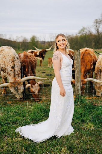 Bridal Shop «SGE Bridal Boutique», reviews and photos, 1020 N Hamilton Rd, Gahanna, OH 43230, USA