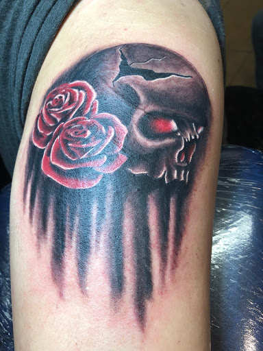 Tattoo Shop «Cross Roads Tattoo and Piercing», reviews and photos, 2070 Texas Ave, Bridge City, TX 77611, USA