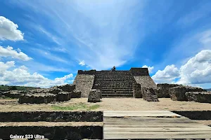 Zona Arqueológica de Tecoaque image