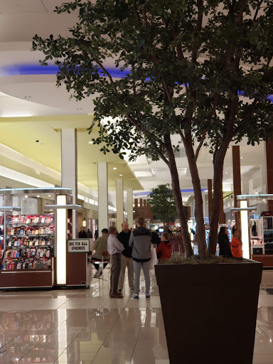 Shopping Mall «Cherry Hill Mall», reviews and photos, 2000 NJ-38, Cherry Hill, NJ 08002, USA