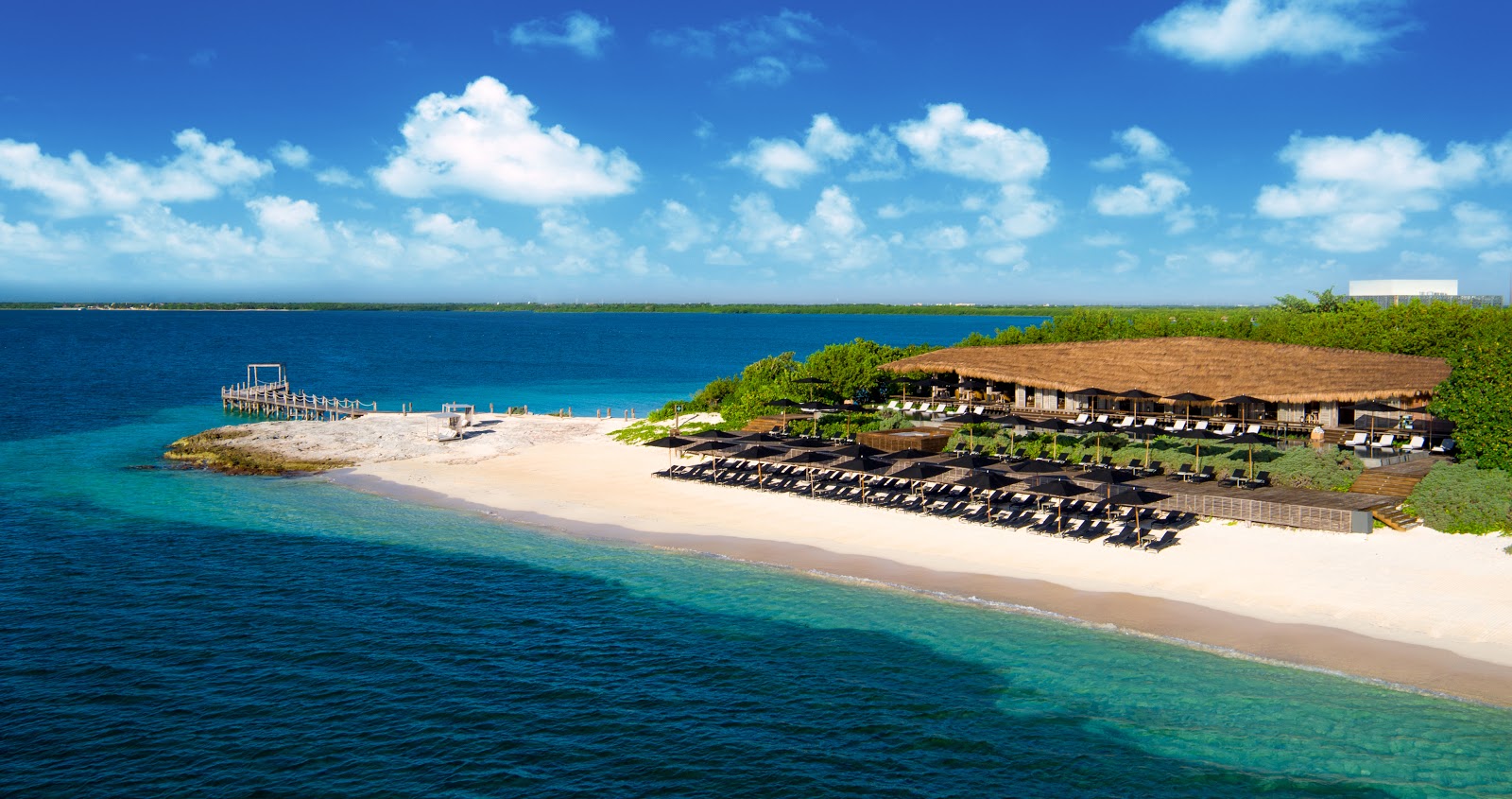 Photo of Playa del Nizuc with bright fine sand surface