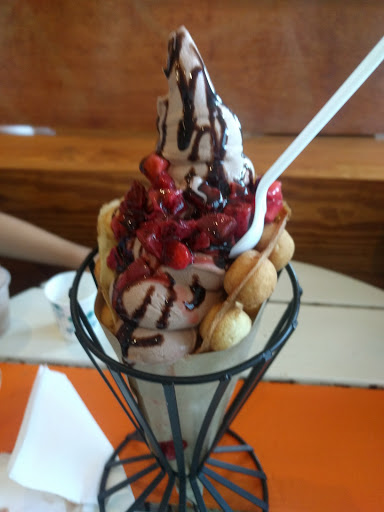 Ice Cream Shop «Cow Tipping Creamery», reviews and photos, 4715 S Lamar Blvd, Austin, TX 78745, USA