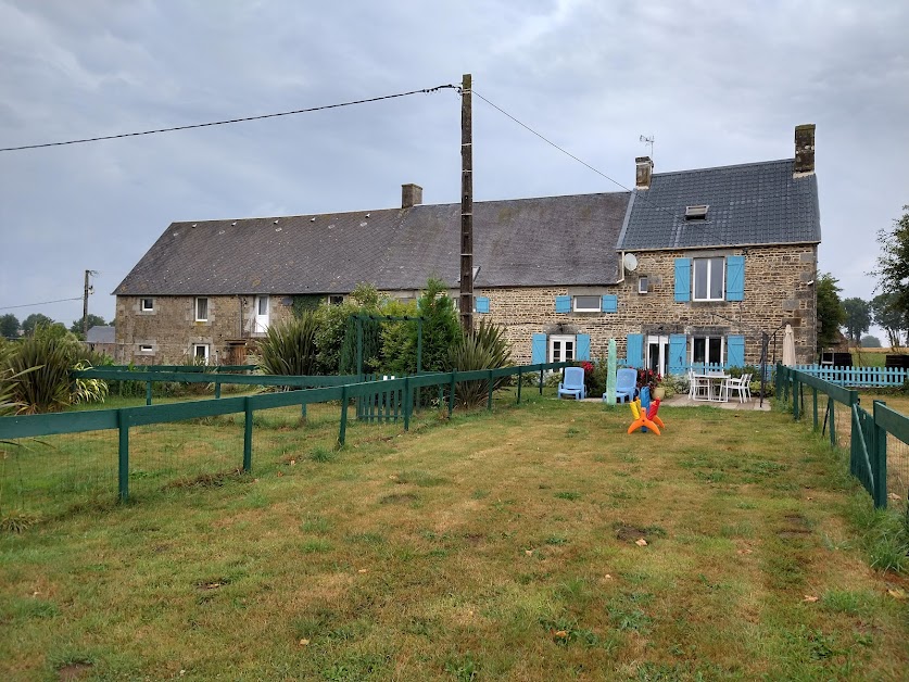 Foxes Farm Gite in Normandy à Saint-Aubin-de-Terregatte