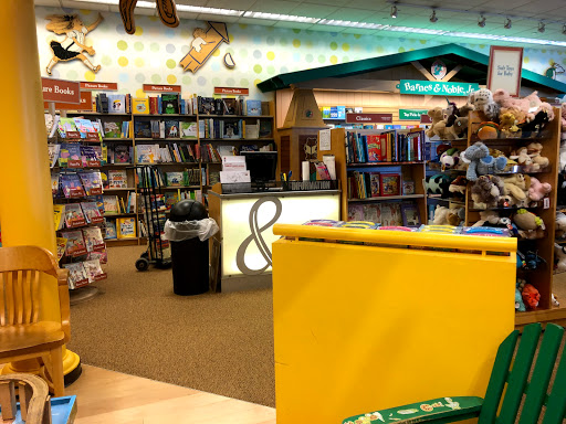 Book Store «Barnes & Noble», reviews and photos, 58 S 32nd St, Camp Hill, PA 17011, USA
