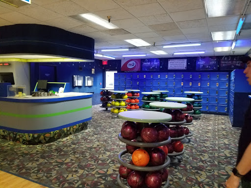 Bowling Alley «Pin Chasers-Midtown», reviews and photos, 4847 N Armenia Ave, Tampa, FL 33603, USA