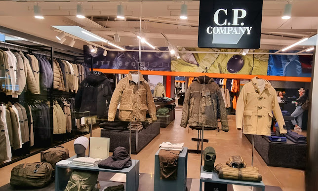 Kommentare und Rezensionen über C.P. Company Factory Store
