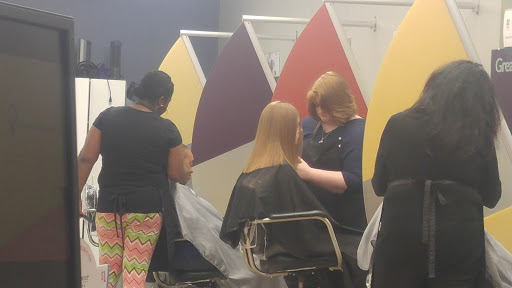 Hair Salon «Great Clips», reviews and photos, 1912 N Dixie Hwy, Elizabethtown, KY 42701, USA