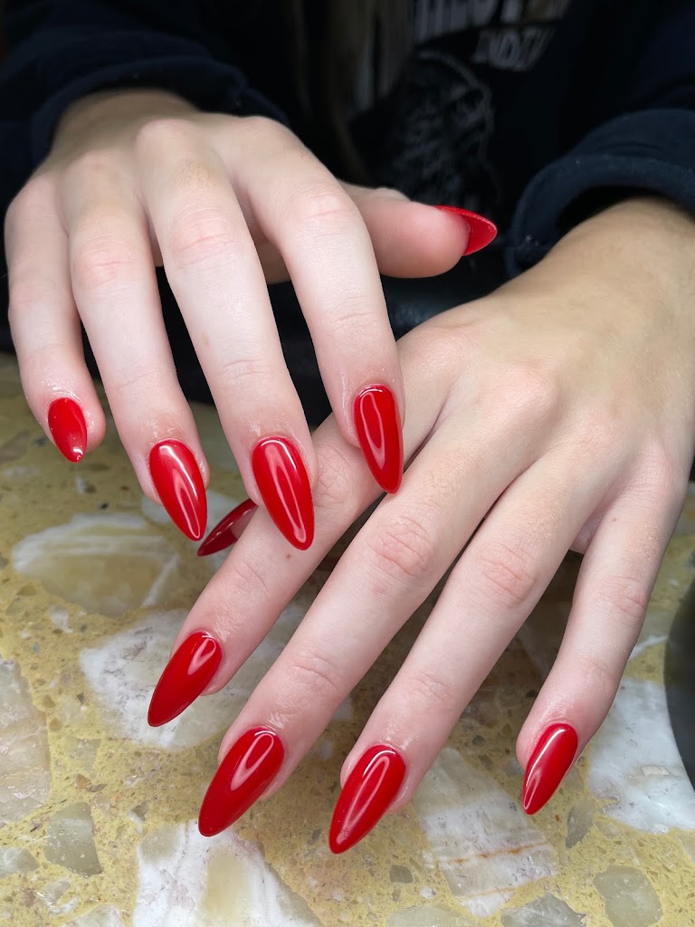 Rose Nails 43110