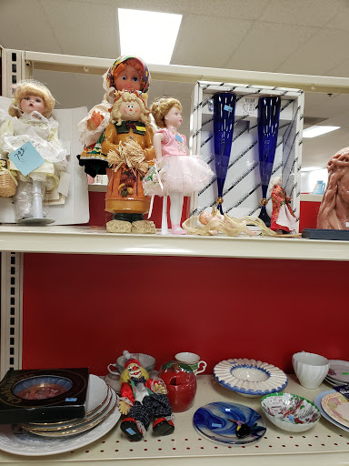 Thrift Store «The Salvation Army Family Store & Donation Center», reviews and photos, 1035 E Rand Rd, Arlington Heights, IL 60004, USA
