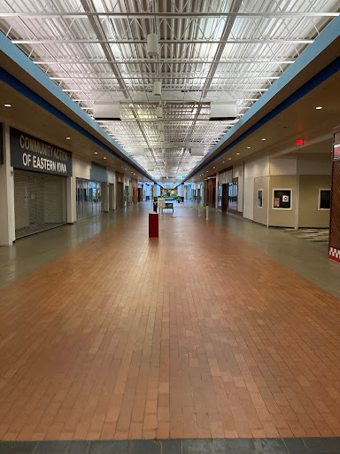 Shopping Mall «Muscatine Mall», reviews and photos, 1903 Park Ave, Muscatine, IA 52761, USA