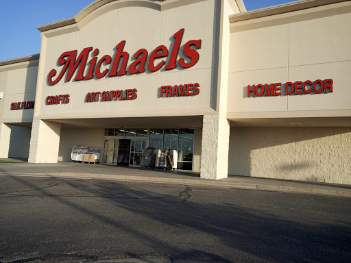Michaels, 11835 E Kellogg Dr S, Wichita, KS 67207, USA, 