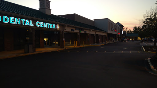 Shopping Mall «Meadowthorpe Shopping Center», reviews and photos, 1600 Leestown Rd, Lexington, KY 40511, USA