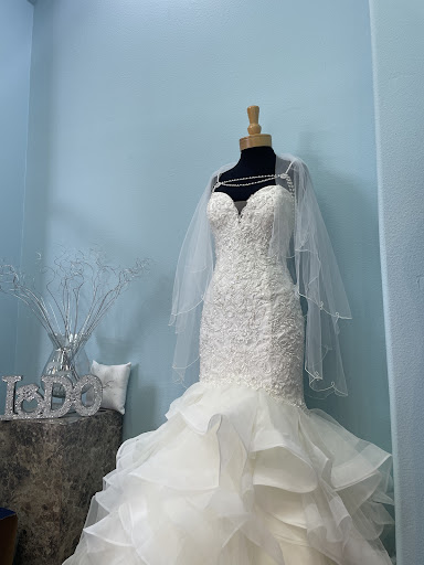 Bridal Shop «Panache Bridal & Formal», reviews and photos, 6978 Cypress Creek Pkwy, Houston, TX 77069, USA