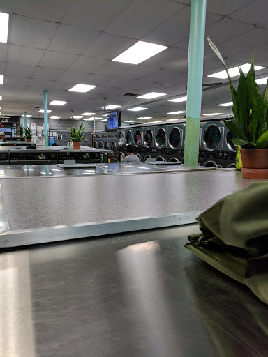 Laundromat «Rose Hill Laundry & Mobile», reviews and photos, 6116 Rose Hill Dr, Alexandria, VA 22310, USA