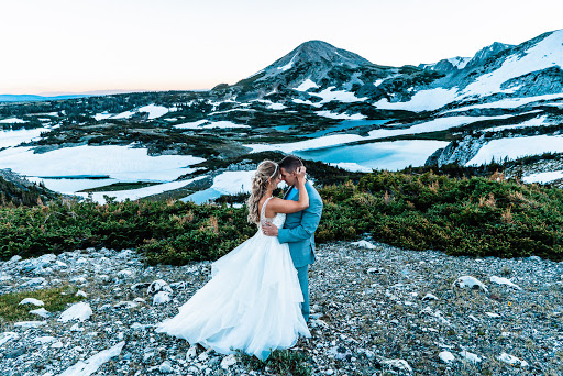 Run Wild With Me Elopement Photographers