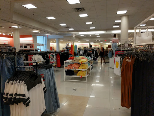 Clothing Store «Forever 21», reviews and photos, 10306 Southside Blvd, Jacksonville, FL 32256, USA