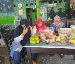 Warung Lesehan Gentong photo