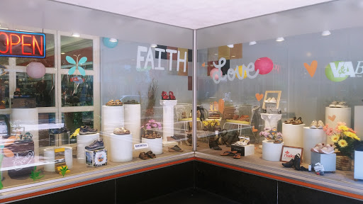 Shoe Store «V&A Bootery - Kalamazoo», reviews and photos, 202 S Burdick St, Kalamazoo, MI 49007, USA