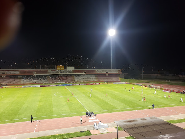 Opiniones de Estadio Huancayo en Huancayo - Campo de fútbol