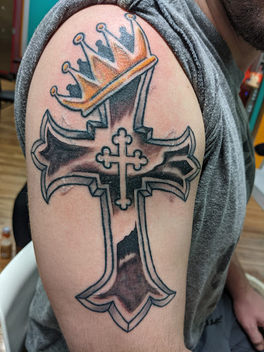 Tattoo Shop «Crazy Lady Ink», reviews and photos, 205 Lewis St S, Shakopee, MN 55379, USA