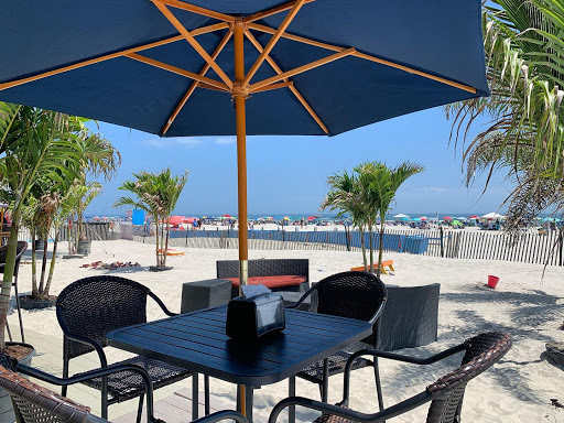 Bar & Grill «The Club at Diamond Beach», reviews and photos, 600 E Raleigh Ave, Wildwood Crest, NJ 08260, USA