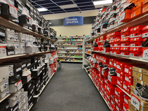 Shoe Store «Shoe Carnival», reviews and photos, 3050 Beeline Rd, Holland, MI 49424, USA
