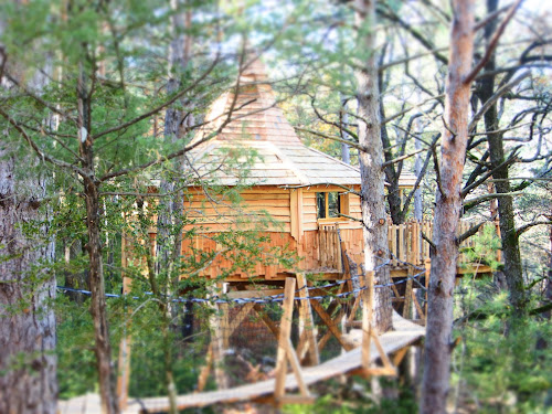 Les Cabanes du Pas de la Louve à Serres