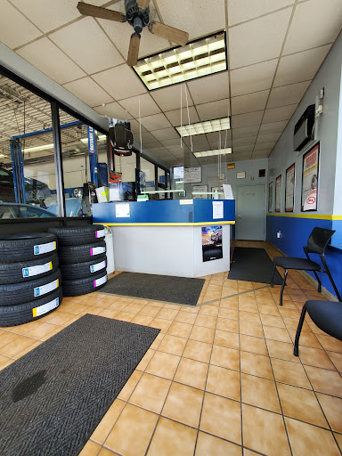 Auto Repair Shop «Monro Muffler Brake & Service», reviews and photos, 774 Rubber Ave, Naugatuck, CT 06770, USA