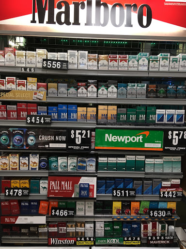 Liquor Store «Discount Liquors», reviews and photos, 653 Big Bend Rd, Ballwin, MO 63021, USA