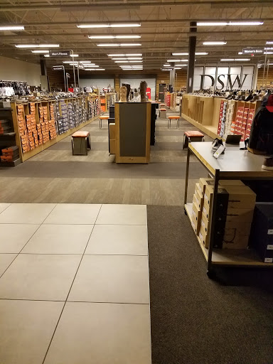 Shoe Store «DSW Designer Shoe Warehouse», reviews and photos, 6971 Grand Ave, Gurnee, IL 60031, USA