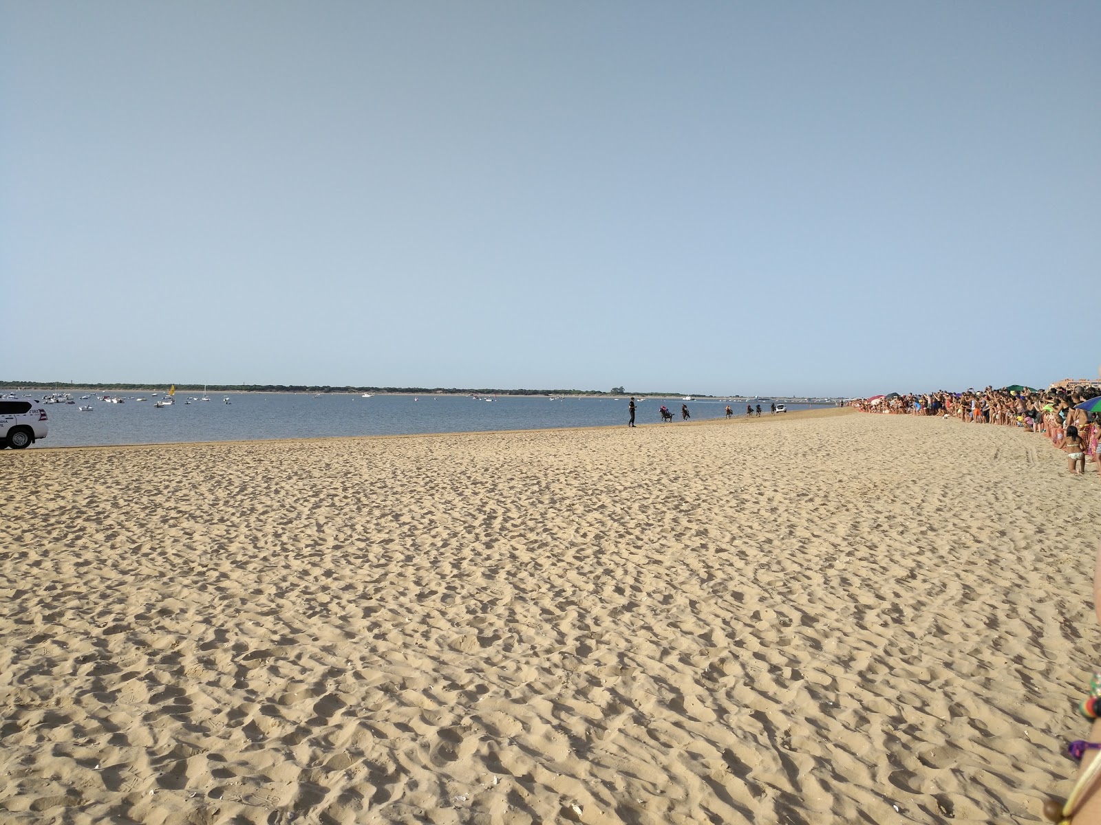 Foto de Playa de las Piletas com alto nível de limpeza