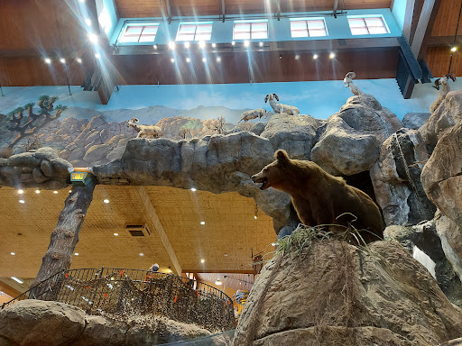 Sporting Goods Store «Bass Pro Shops», reviews and photos, 7777 Victoria Gardens Ln, Rancho Cucamonga, CA 91739, USA