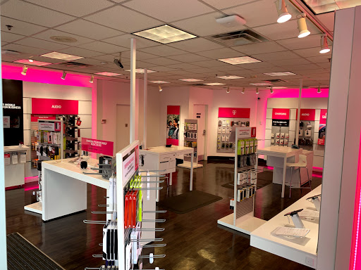 Cell Phone Store «T-Mobile», reviews and photos, 4117 Hillsboro Pike #100, Nashville, TN 37215, USA