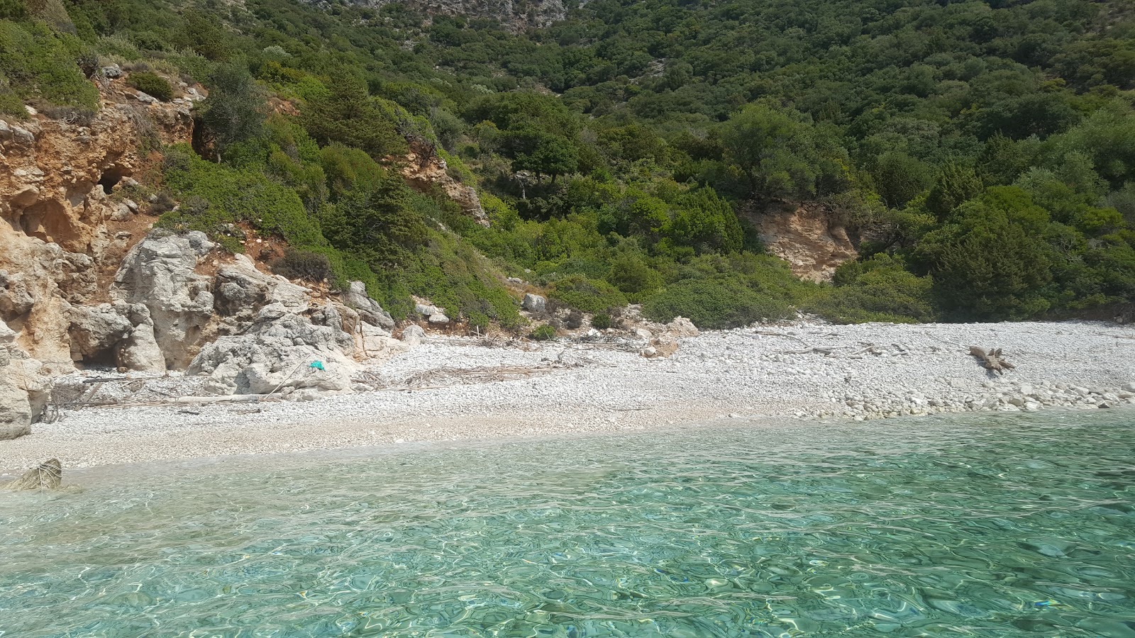 Ammoudi Plajı'in fotoğrafı doğal alan içinde bulunmaktadır