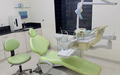 Fine Feather Dental Clinic - Nehru Nagar image