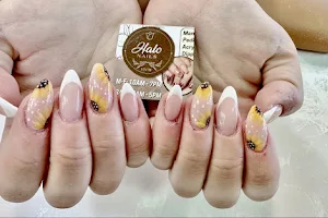 Halo Nails image