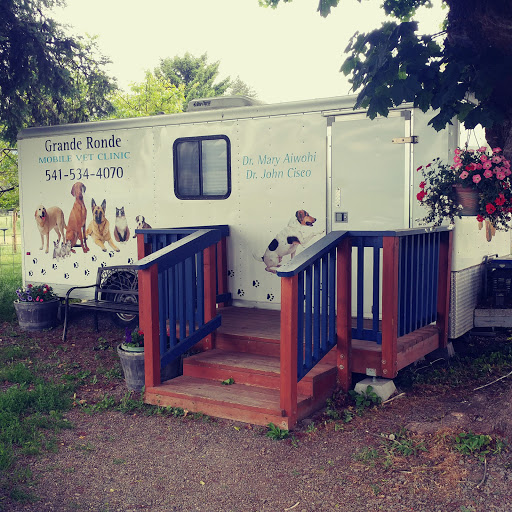 Grande Ronde Mobile Vet Clinic image