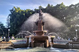 Archibald Memorial Fountain image
