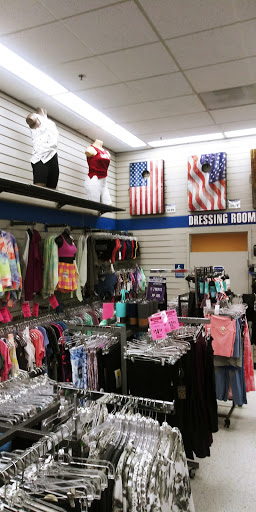 Sporting Goods Store «Big 5 Sporting Goods - Yuba City», reviews and photos, 1252 Colusa Ave, Yuba City, CA 95991, USA