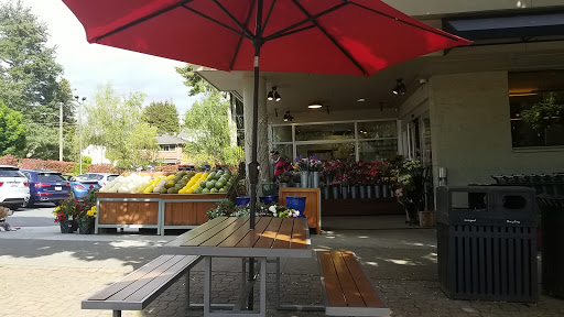 Gourmet Grocery Store «Metropolitan Market Magnolia», reviews and photos, 3830 34th Ave W, Seattle, WA 98199, USA