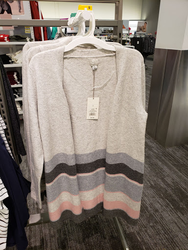 Shopping Mall «Addison Mall», reviews and photos, 2970 W Addison St, Chicago, IL 60618, USA