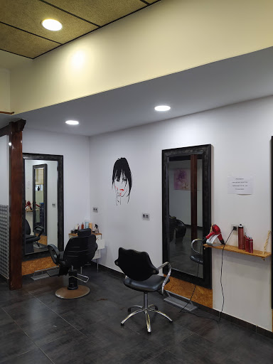 Peluquería laura roig en El Masnou, Barcelona