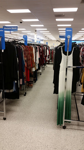 Clothing Store «Ross Dress for Less», reviews and photos, 240 N Courtenay Pkwy, Merritt Island, FL 32953, USA